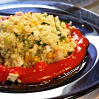 クスクスのサラダ　赤い野菜のソース 