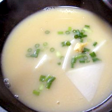 里芋の白味噌汁