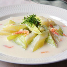 セロリと桜えびのクリーム煮