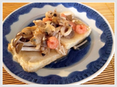 【写真】お豆腐かまぼこの包み焼き 「海鮮あんかけ風味」